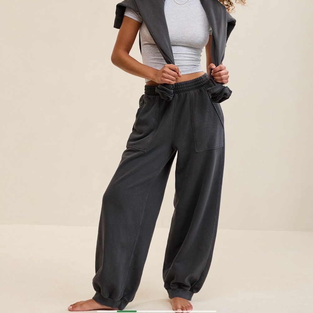 NWT Aerie vacay jogger- small